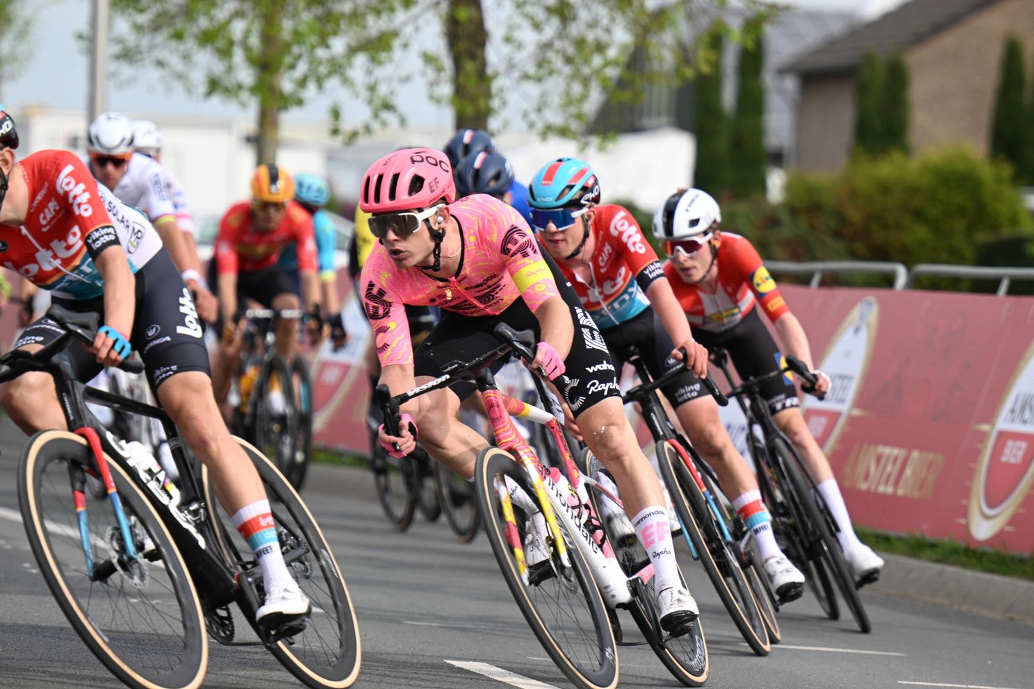 Marijn van den Berg sluit ogen niet voor mogelijke Toursprints, 'focus die hij nog niet eerder zag' bij Bettiol