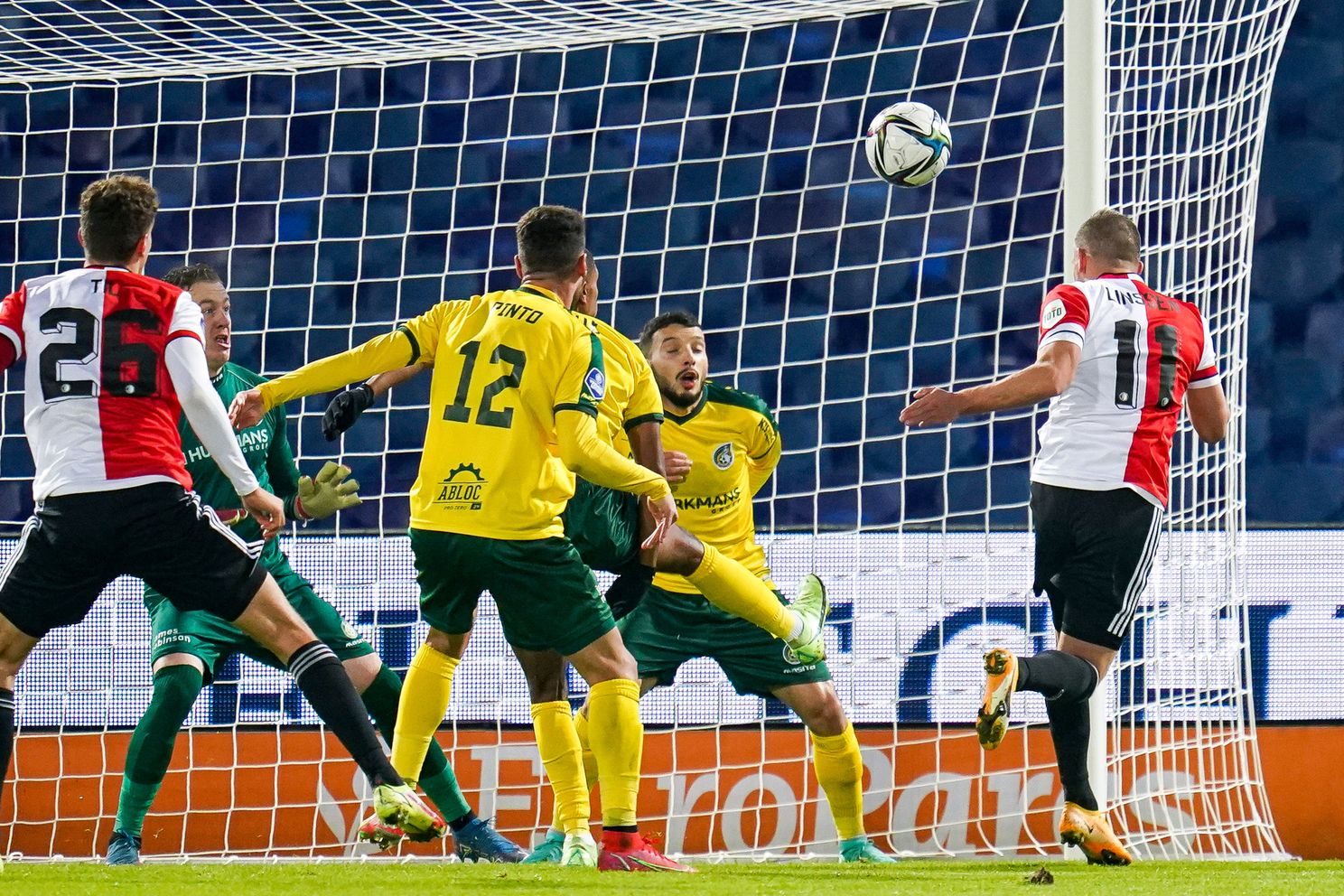 Feyenoord wint kinderlijk eenvoudig van Fortuna Sittard