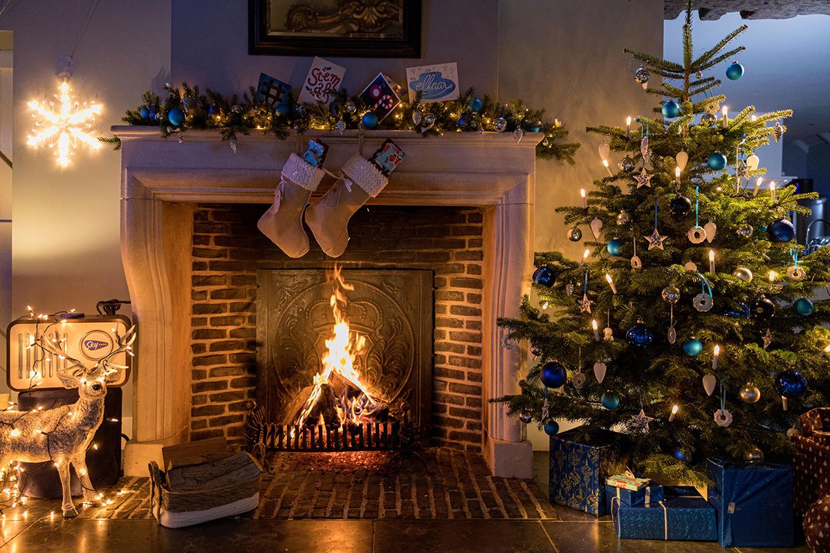LOL! SBS gaat op Eerste Kerstdag vier uur lang een knisperend haardvuur uitzenden