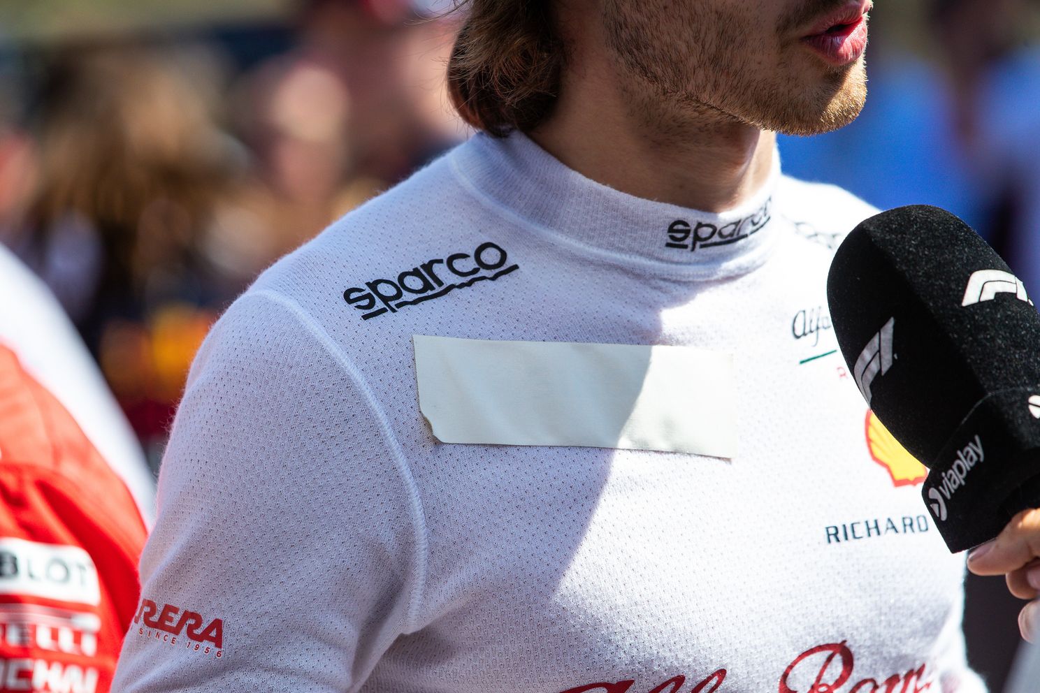 Achter de Pitbox | Frustratie bij Gasly, Verstappen showt vriendin