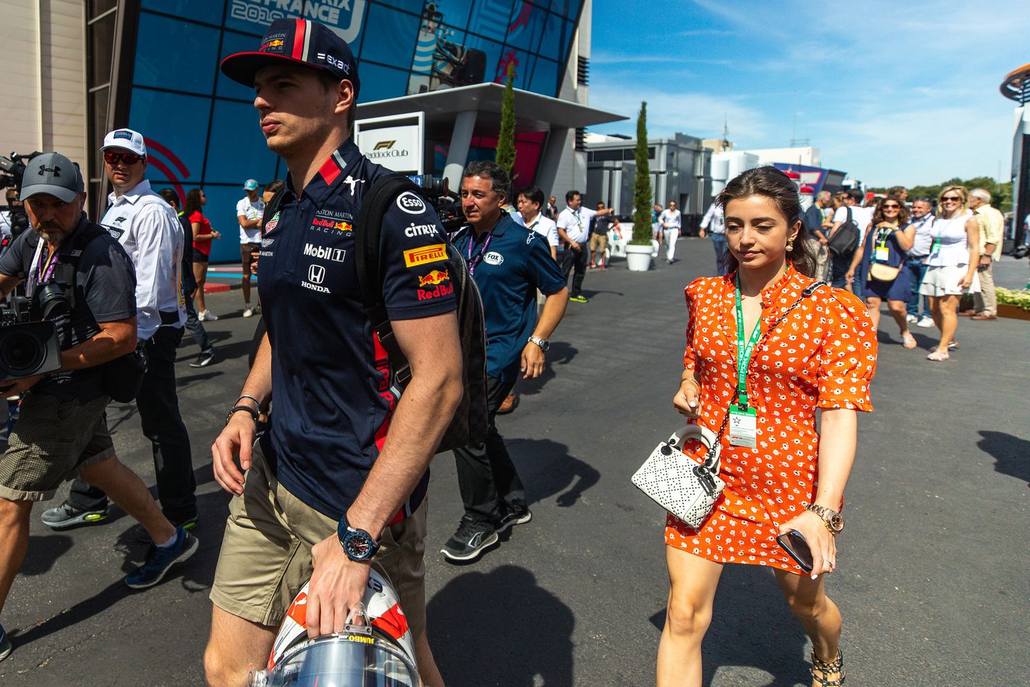Achter de Pitbox | Frustratie bij Gasly, Verstappen showt vriendin