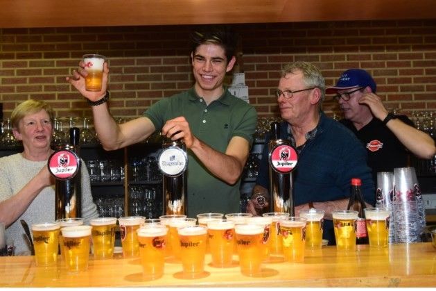 Fanclub Friday | 'Fans Van der Poel of Van Aert, iedereen danst dan met iedereen'