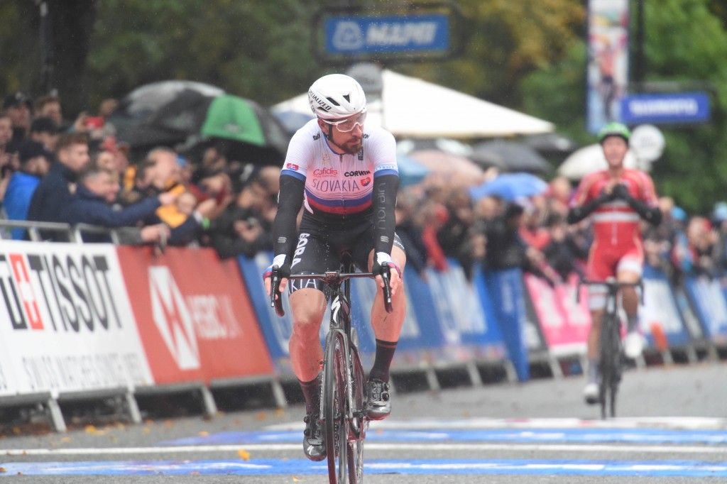 Ondertussen in het peloton | Theuns wint in Japan, Thomas kijkt rugby