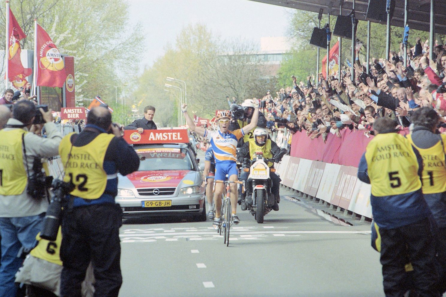 IDL Retro | Amstel Gold Race en crises: Koninginnedag, virussen en een vulkaan