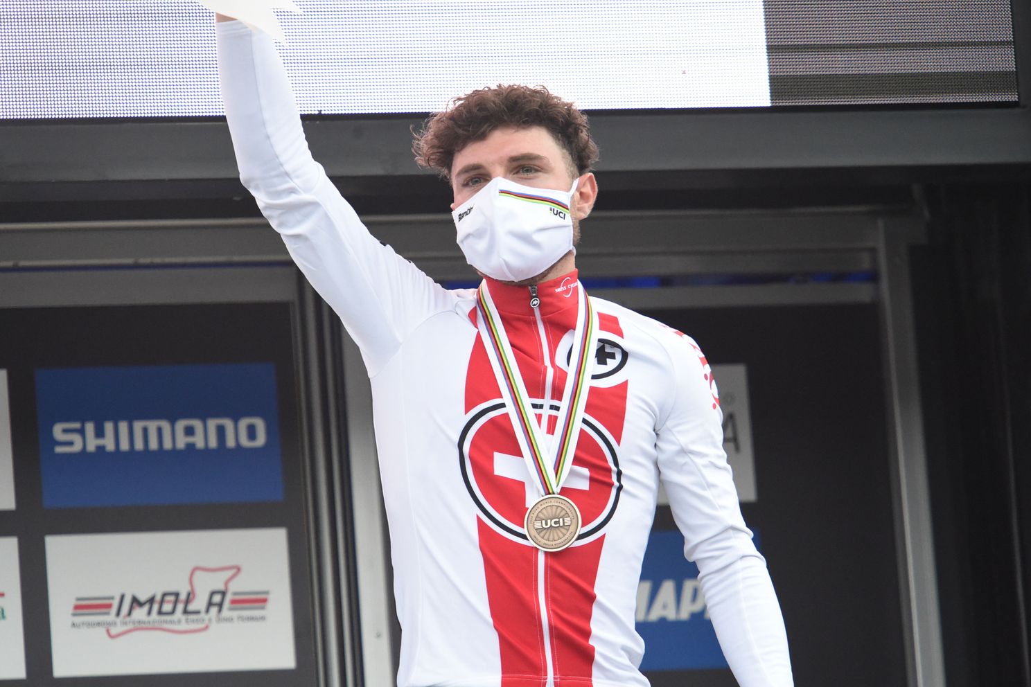 Overzicht van loodzwaar WK: Gesloopte gezichten en uitzinnige vreugde