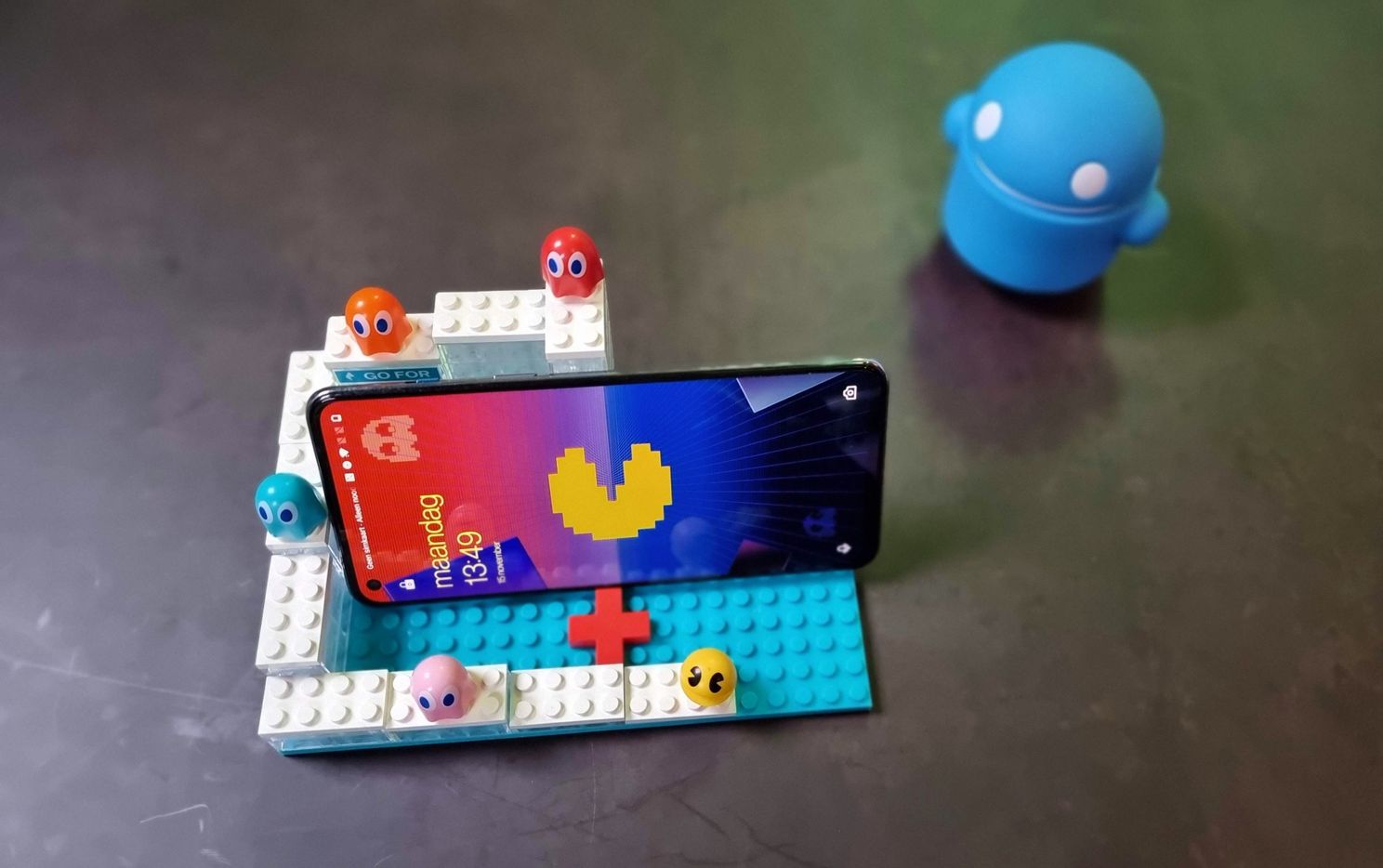 Playful OnePlus Nord 2 Pac-Man Edition brings you into a nostalgic atmosphere