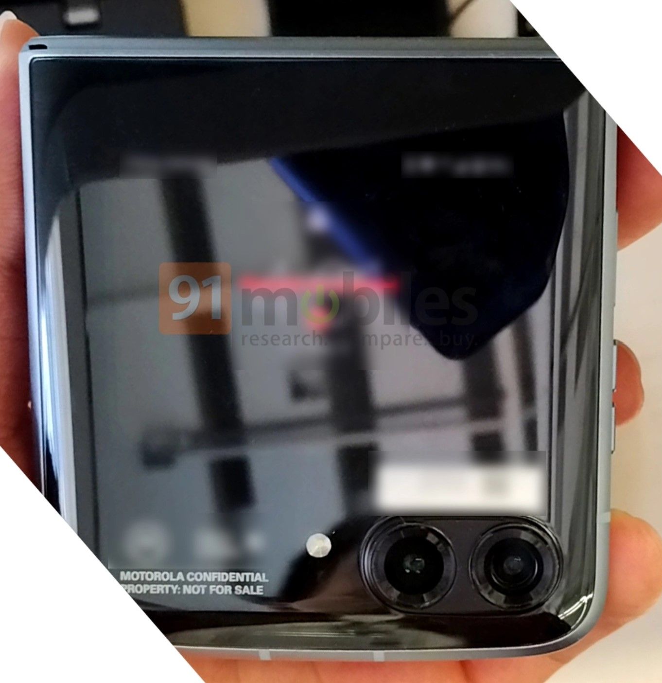 Rumor with photo: foldable Motorola Razr 3 has dual camera