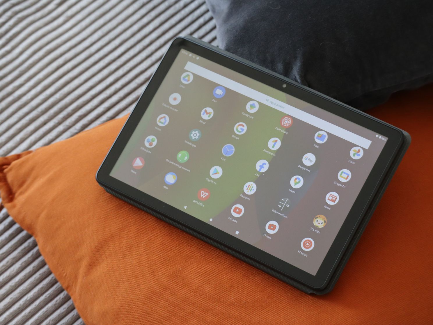 TCL Tab 10L review: Calm will save you