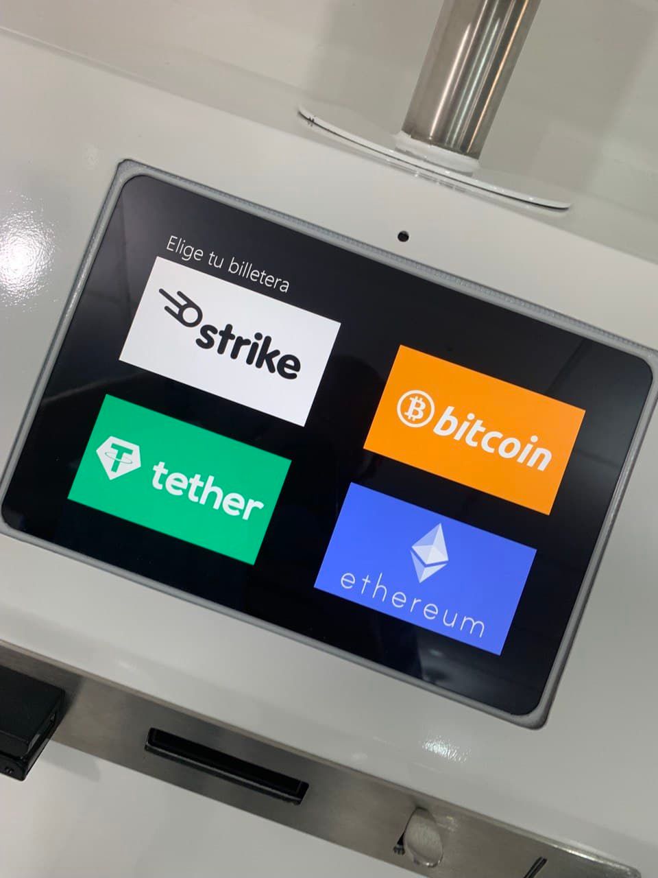 4 vragen aan de eerste 'native' Bitcoin ATM van El Salvador