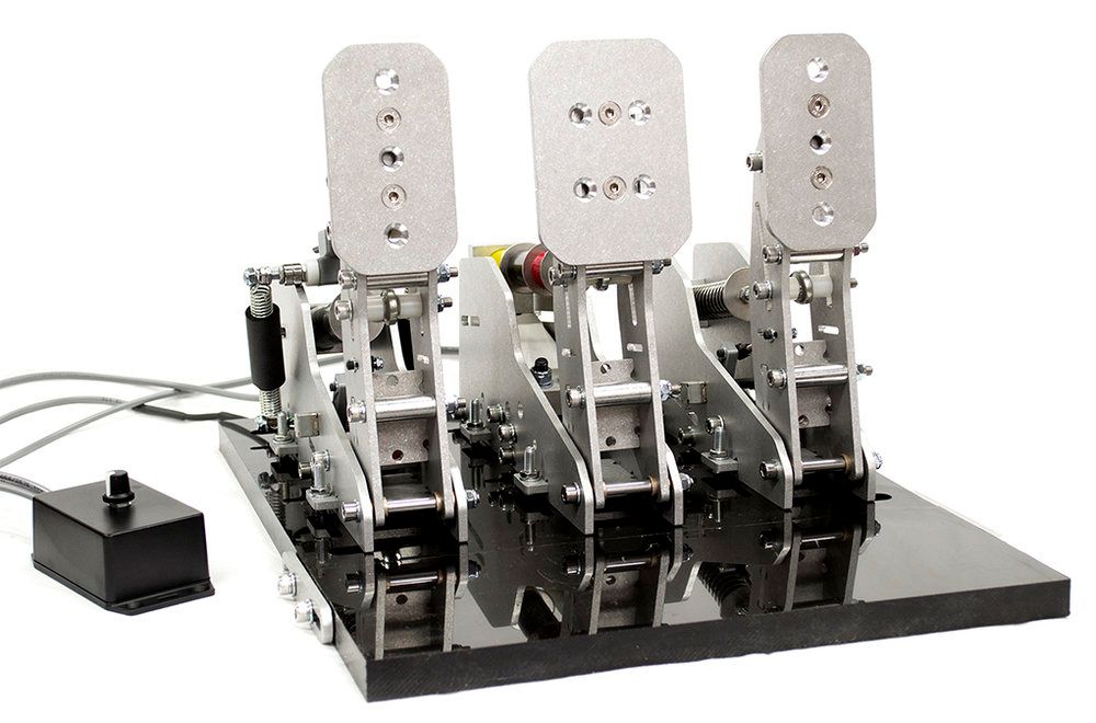 Echt snelheid winnen met simracen? Koop een set goede pedalen!