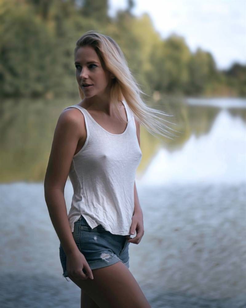 No Bra Day 2017