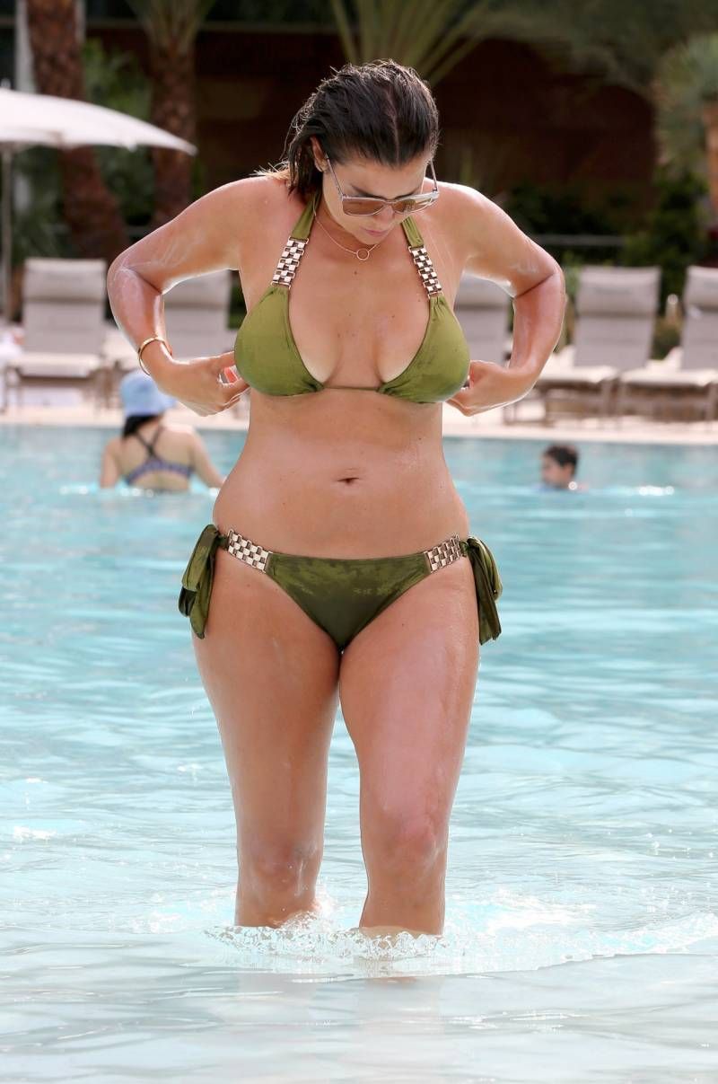 De bikini "candids" van Imogen Thomas in Las Vegas