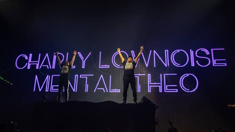 Foto's 25-jarig jubileumconcert Charly Lownoise en Mental Theo