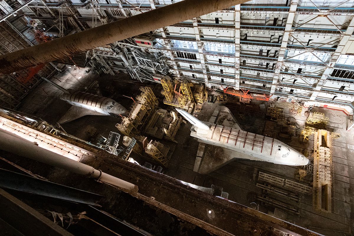 Het avontuur van Chris Luckhardt naar de heilige Urbex Graal: De verlaten Buran Space Shuttles