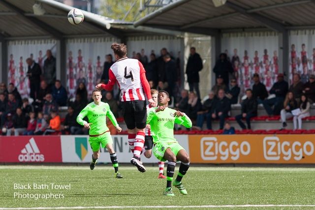 PSV B1 is Ajax in Amsterdam de baas