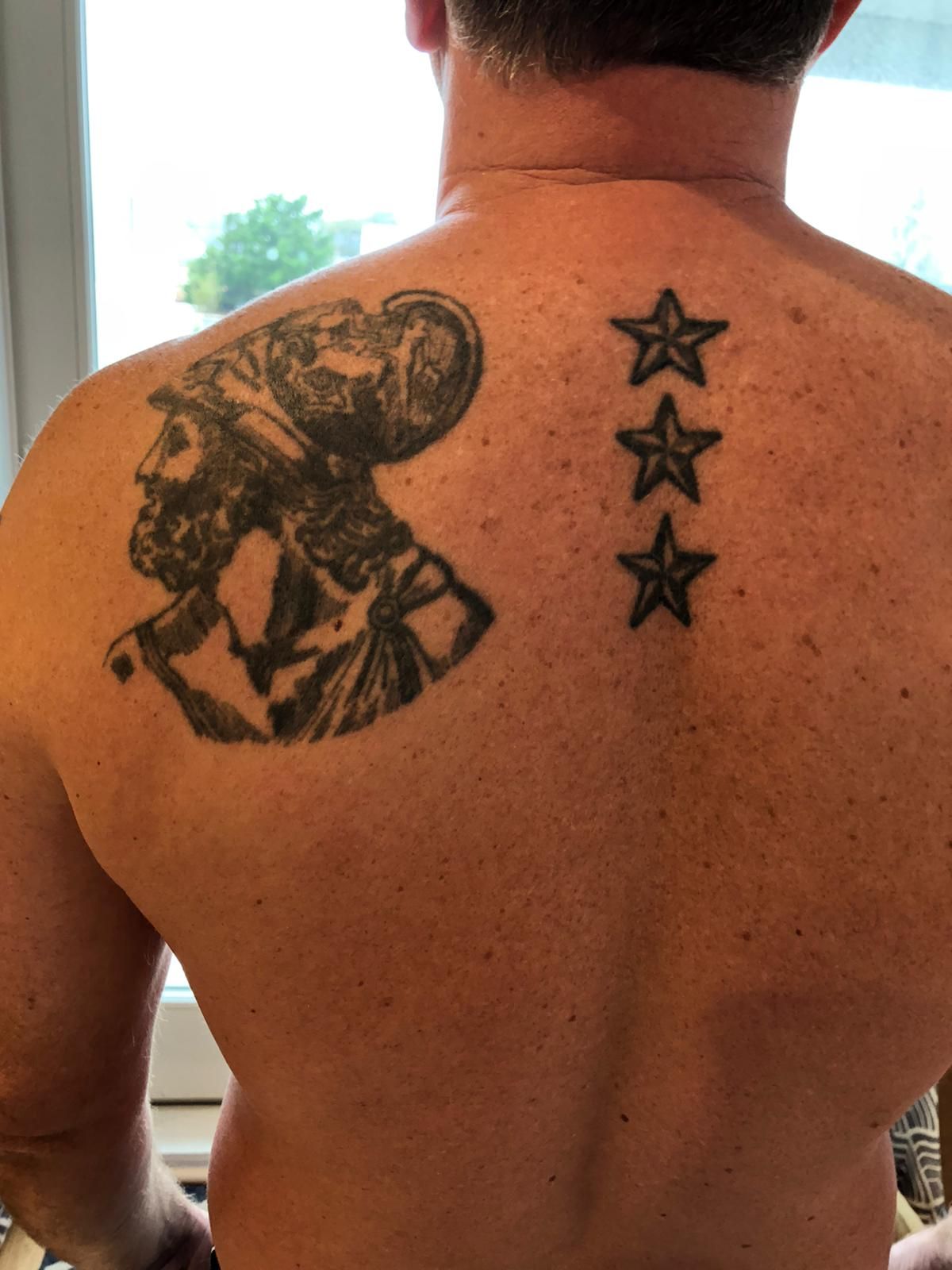 'Mijn biershirtjes zijn populair onder de Ajacieden, ook op de F-Side'