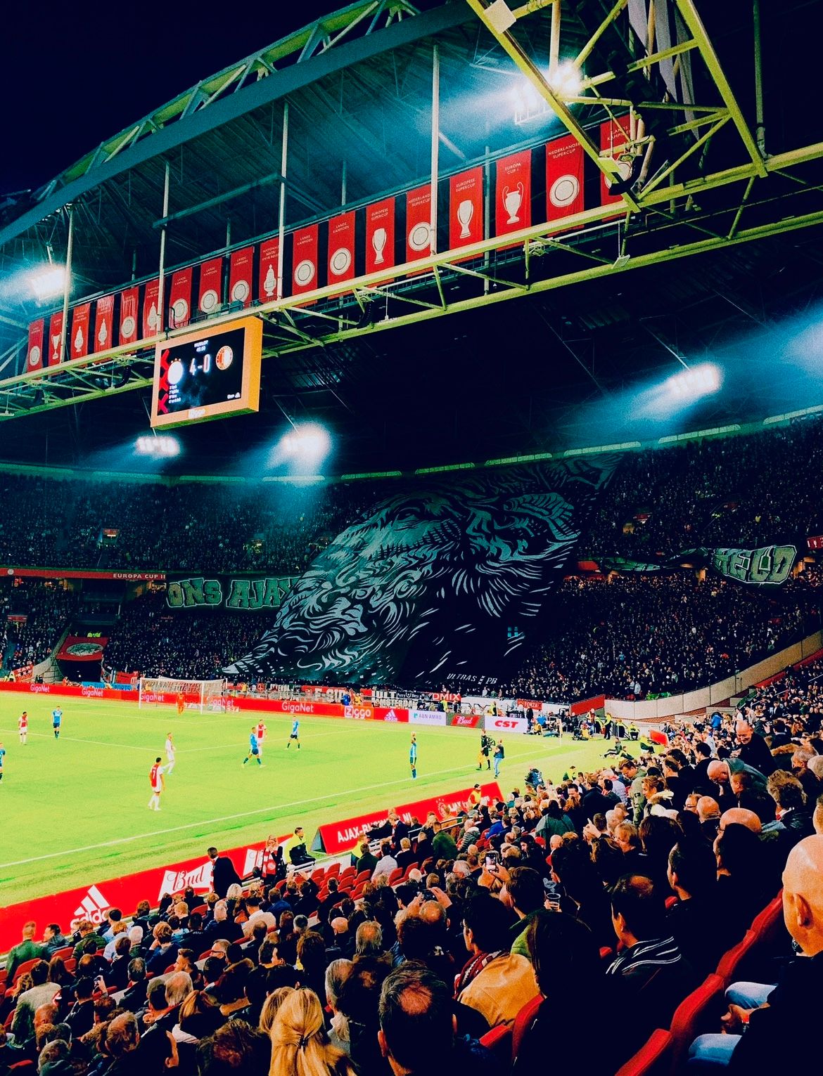 ‘Wonen in Rotterdam was een struggle voor mij, door Ajax voelde ik mij thuis in Nederland‘