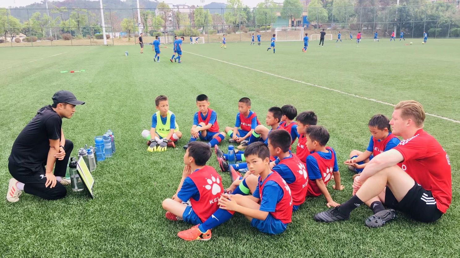 Nederlander werkte voor Ajax in China: ‘Was het avontuur van mijn leven’