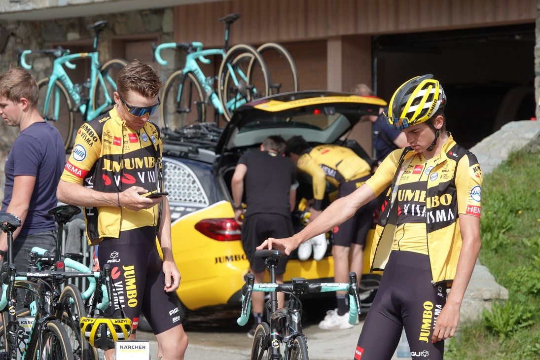 Gespot op Strava: Van Aert en Gesink knallen, Kruijswijk oogt fris in Tignes