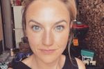 'Dertigers'-actrice Sofie Joan Wouters maakt indruk op haar fans met straffe paaldansfoto