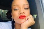 Rihanna promoot haar eigen lingeriemerk, en doet dat zoals alleen zij dat kan (video)