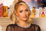 Paris Hilton breekt het internet met erg schaars geklede throwback-foto's