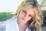 Britney Spears rekent af met 'haters' en doet dat... door weer haar kleren uit te spelen (foto's)