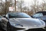 Vlaamse Aston Martin-eigenaar mikpunt van spot met 'speciale' nummerplaat: "Je maakt James Bond niet blij!"