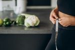 Hoe je kunt afvallen zonder naar de fitness te gaan: nuttige tips van een personal trainer