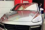 Vlaamse Porsche-eigenaar schaft zich ietwat 'vreemde' nummerplaat aan: "Die heeft lef zeg!"