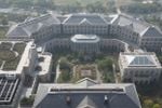 Zo ziet een verlaten luxueus 5 sterrenhotel eruit in China: "Het lijkt heel die tijd onaangeroerd gebleven"