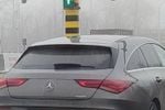 Vlaamse Mercedes-eigenaar krijgt veel reacties op zijn nummerplaat: "Waarom neemt hij het openbaar vervoer niet?"