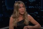 Jennifer Aniston (bijna 56) verklapt hoe ze zo 'in shape' blijft, en deze foto's zijn daar nog eens het bewijs van