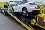 Tesla-eigenaar beweert dat hij 13.000 euro reparatiekosten moest betalen slechts één dag na aankoop