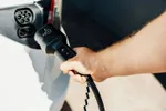 Zo voorkom je schade én dure reparaties aan je plug-in hybride: "De benzinemotor wordt vaak vergeten"