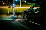 Pas na zoveel kilometer is een elektrische auto 'groener' dan een brandstofwagen: "Op termijn de juiste keuze"