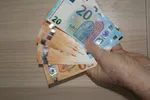 Meer dan helft van de Belgen weigert 1.000 euro extra belastingen te betalen, en de legertop is niet blij