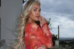 Bo Praet doet ons een geweldig plezier door te poseren in bikini en lingerie: "Ben helemaal van mijn melk!"