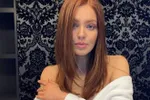 Anna bewijst nog eens 'toploos' dat ze een van de knapste gingers van de Lage Landen is (foto's)