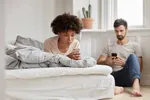 Relatie-experts waarschuwen: "Deze signalen kunnen erop wijzen dat je partner vreemdgaat"