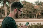 Geen verrassingen op je telefoonfactuur: zo vermijd je dure roamingkosten tijdens je vakantie