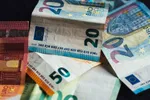 Dit is waarom de lonen in Nederland aanzienlijk hoger zijn dan in België: "Daar zit het échte verschil"