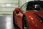 Belg heeft zijn Ferrari voorzien van een bijzondere nummerplaat: "Wil hij de politie op een afstand houden?"
