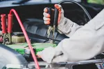 Wat doodt een autobatterij het snelst? De 7 slechtste gewoontes van bestuurders