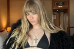 Victoria van Måneskin poseert zonder topje en dus gaan er veel alarmbellen af (foto's)
