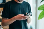Wetenschappers onthullen de bizarre effecten op je hersenen wanneer je drie dagen je telefoon niet gebruikt