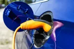 Nu de zomers steeds warmer worden: is het verstandig om je elektrische wagen op te laden in de hitte?