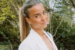 Hockey-babe Joosje Burg die in bikini aan een Calippo zuigt, daar word je meteen gelukkig van (foto's)