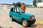 Italiaan bouwt een Fiat Panda die smaller is dan een mountainbike, en heeft misschien een wereldrecord te pakken