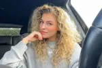 Is Julia het 'lekkerste' K3-tje aller tijden? Deze snikhete bikinifoto's duwen je wel in een bepaalde richting...
